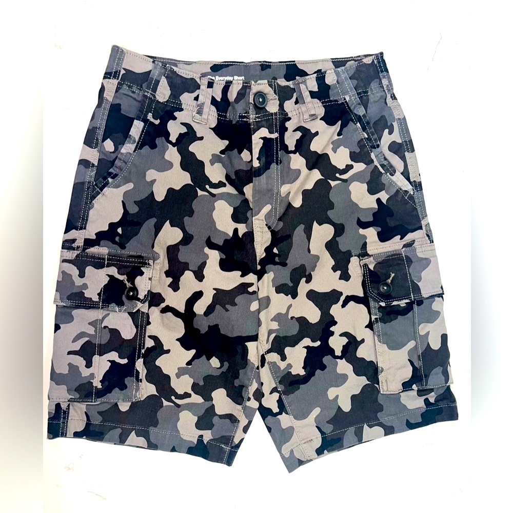 Sonoma Black and Gray Camo Cargo Shorts Size 29‎